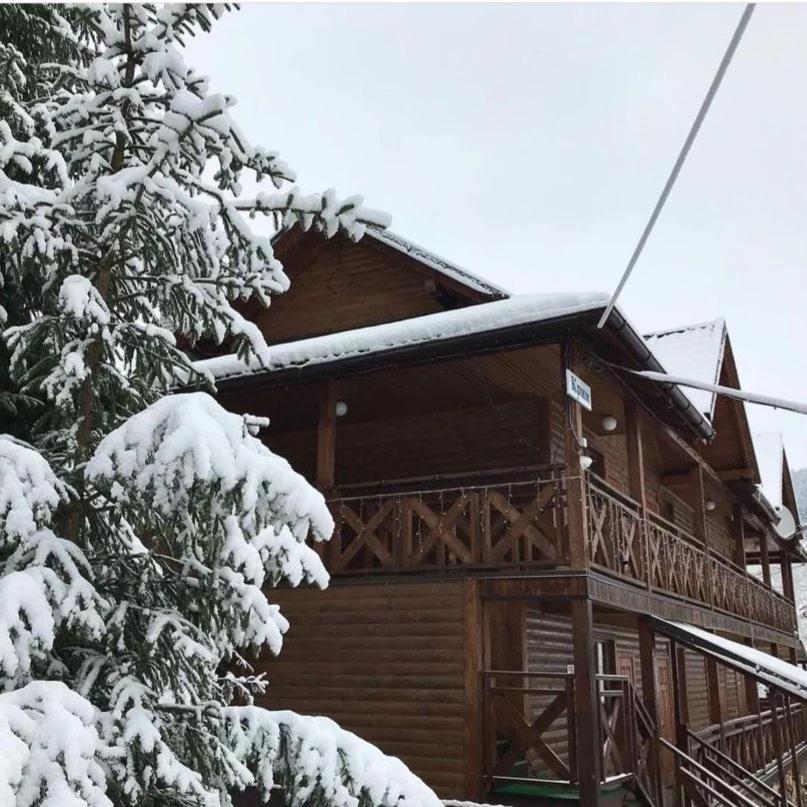 Hotel Krym Jaremče Esterno foto