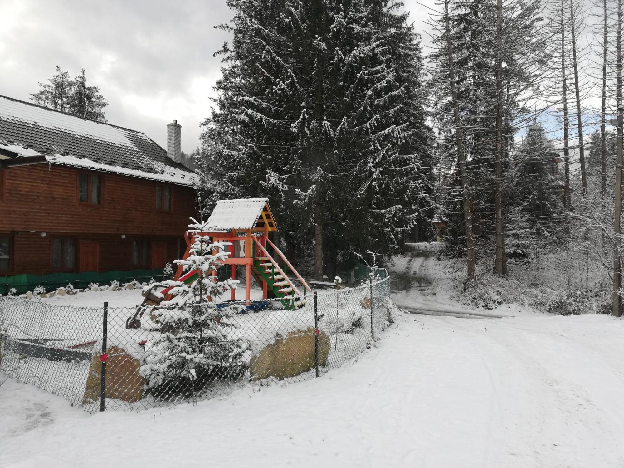 Hotel Krym Jaremče Esterno foto