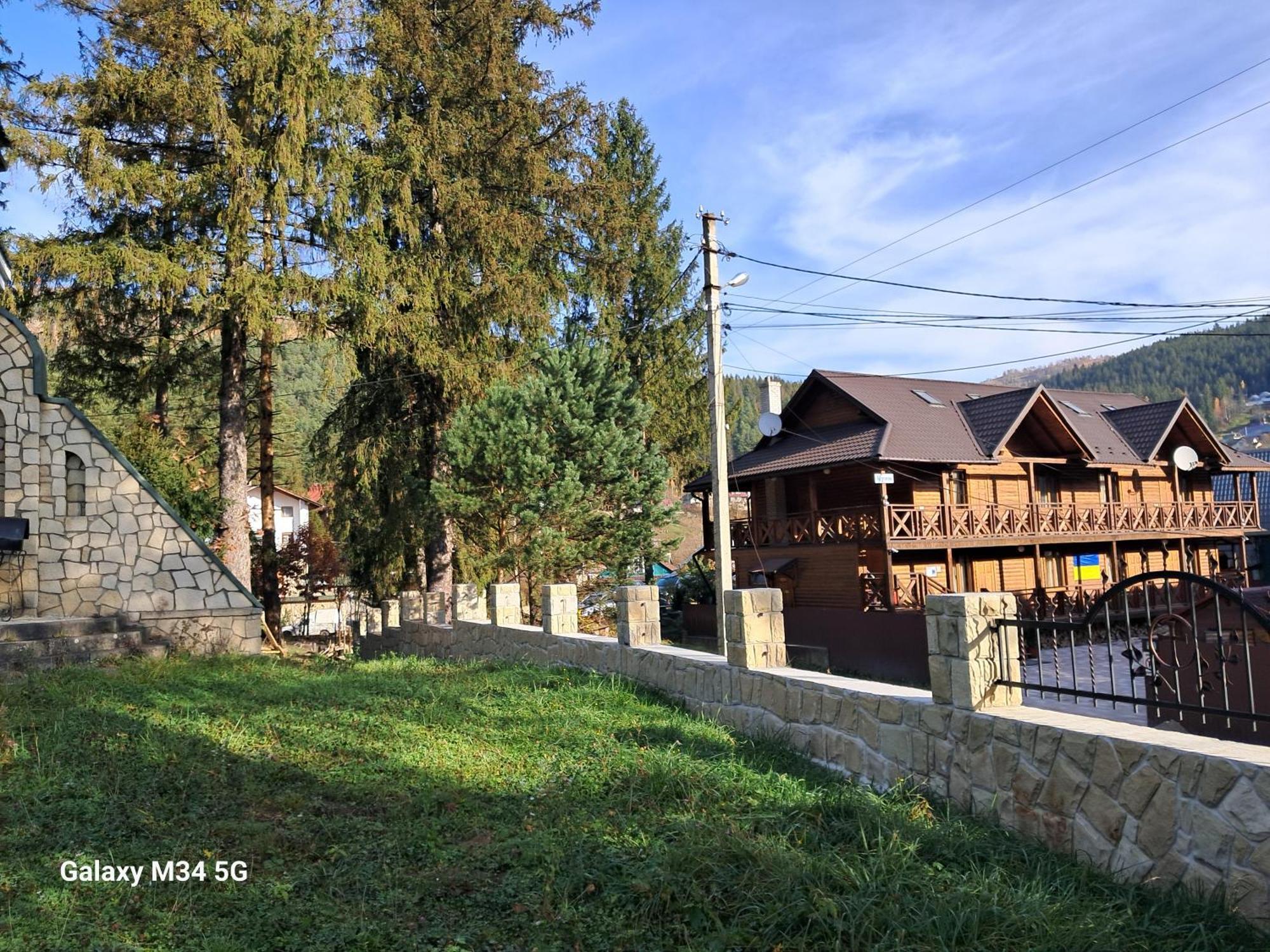 Hotel Krym Jaremče Esterno foto