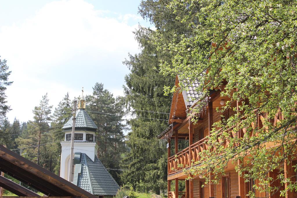 Hotel Krym Jaremče Esterno foto