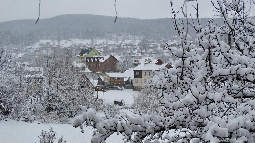 Hotel Krym Jaremče Esterno foto