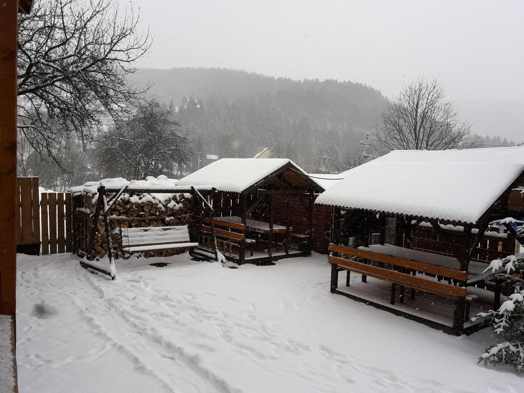 Hotel Krym Jaremče Esterno foto