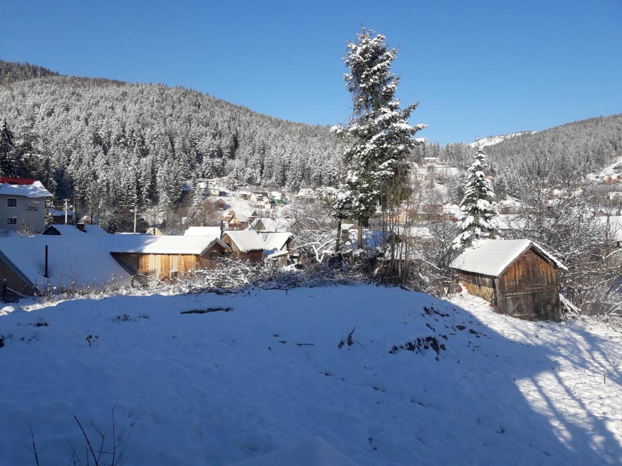 Hotel Krym Jaremče Esterno foto