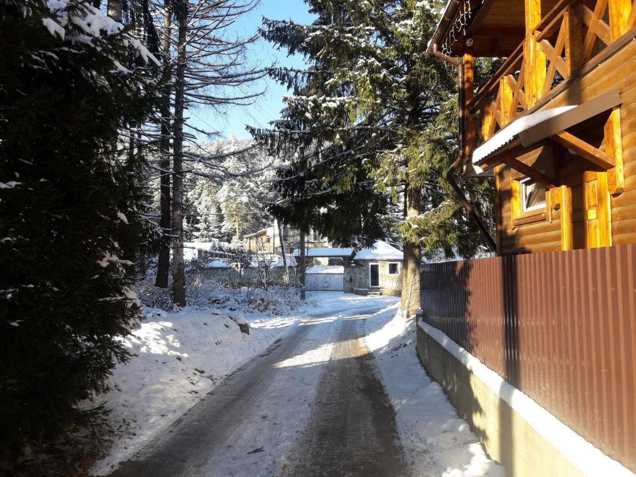 Hotel Krym Jaremče Esterno foto