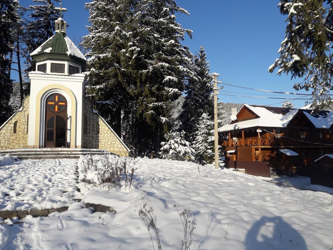 Hotel Krym Jaremče Esterno foto