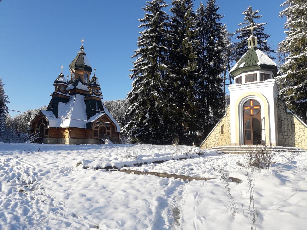 Hotel Krym Jaremče Esterno foto