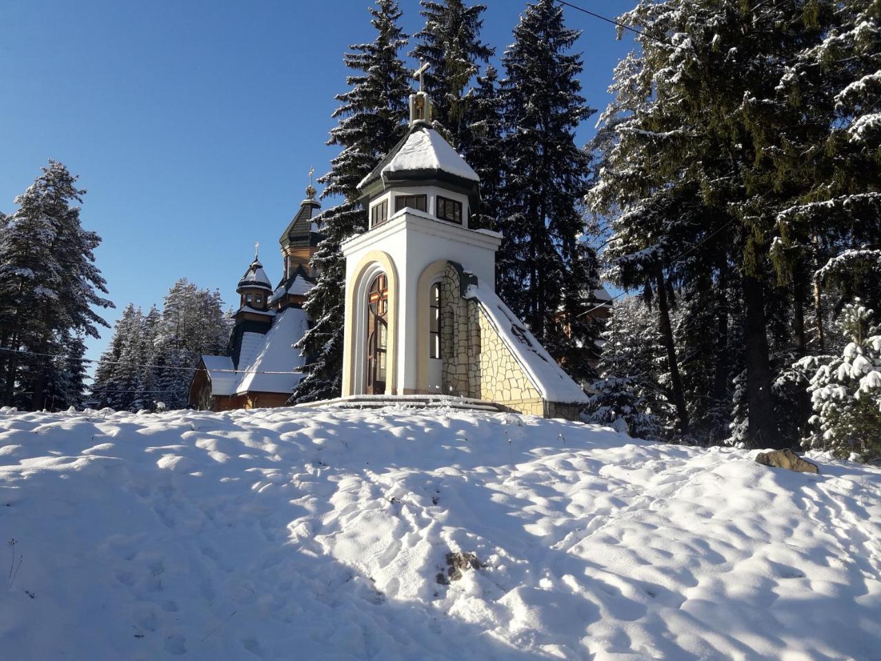 Hotel Krym Jaremče Esterno foto